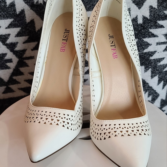 JustFab Pumps - Picture 4 of 7